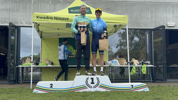 Podium onder de tent van KwadrO Ninove.