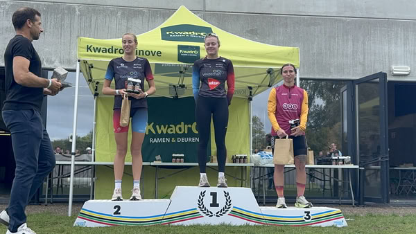 Podium onder de tent van KwadrO Ninove.