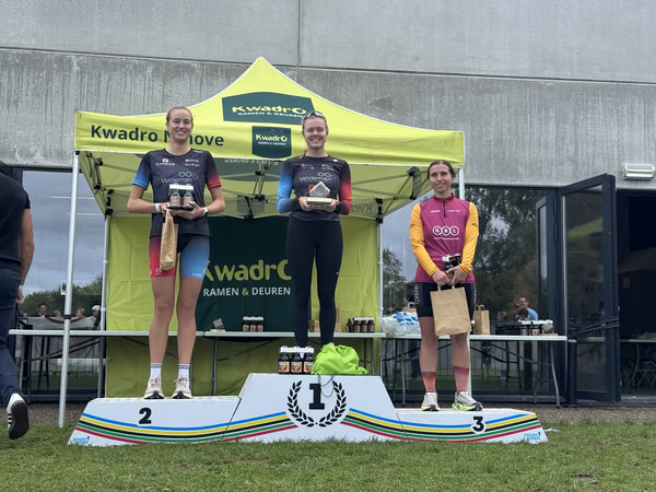 Podium onder de tent van KwadrO Ninove.