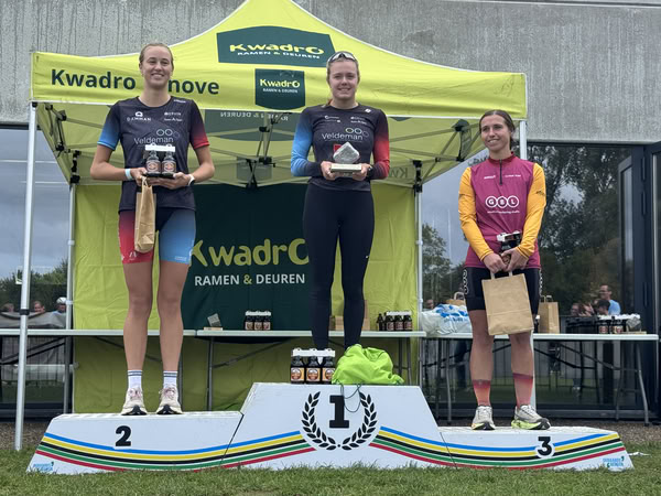 Podium onder de tent van KwadrO Ninove.