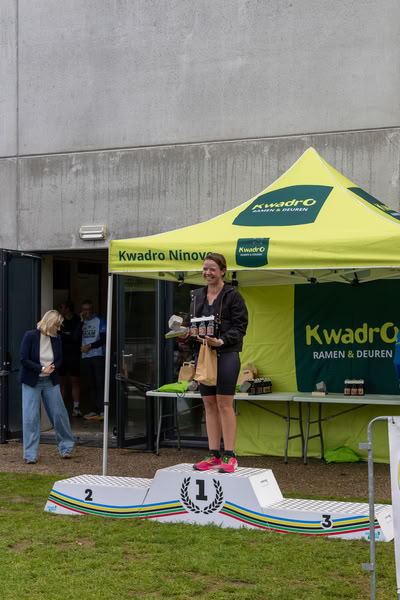 Podium onder de tent van KwadrO Ninove.