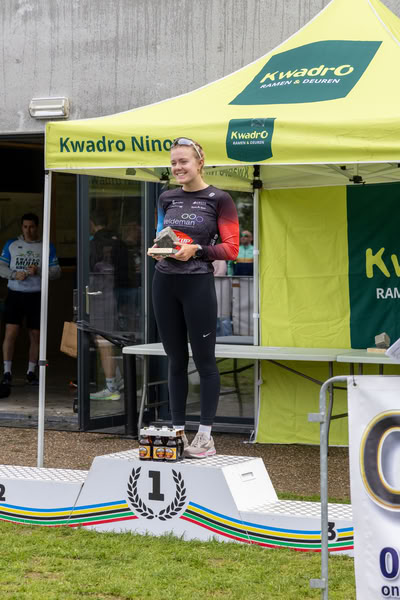 Podium onder de tent van KwadrO Ninove.