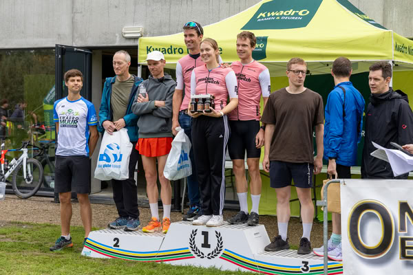 Podium onder de tent van KwadrO Ninove.